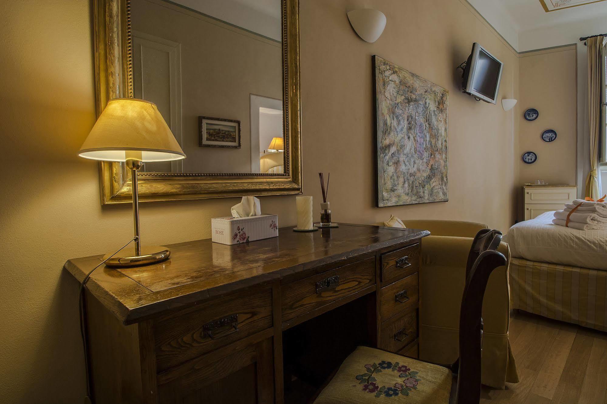 A Palazzo Busdraghi Residenza D'Epoca Bed and Breakfast Lucca Exteriör bild